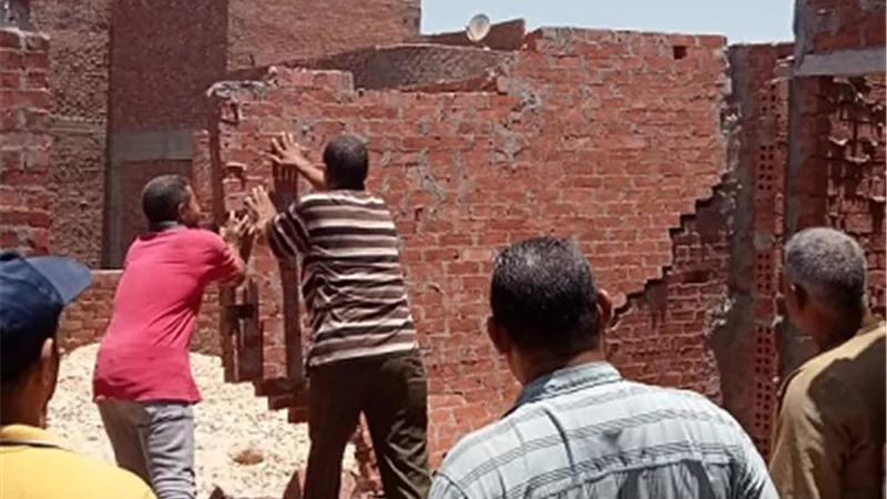 محافظ أسيوط:تنفيذ إزالات لـ 13 حالة تعدي على أراضي زراعية ومخالفة