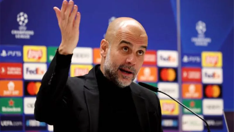 جوارديولا يكشف موقفه من تدريب برشلونة.. ومصير كانسيلو وسيلفا