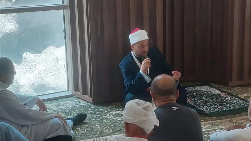 الحجاج المصريون يشيدون بأداء أئمة وواعظات الأوقاف