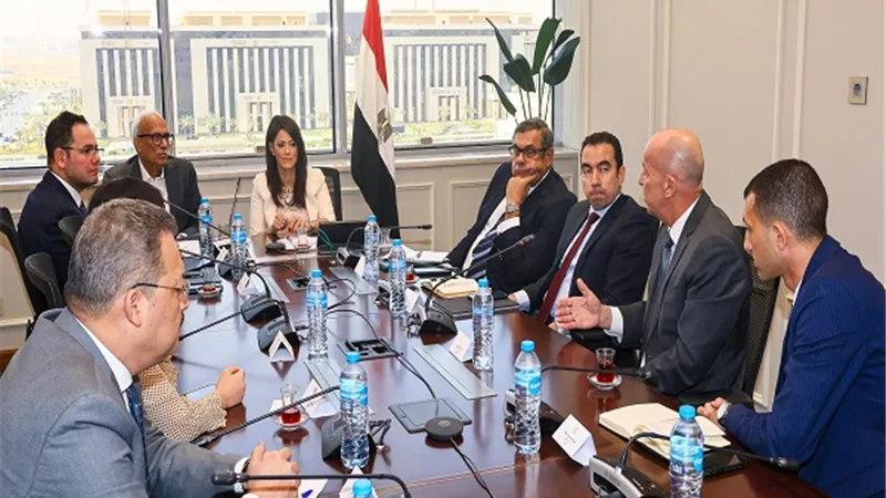 المشاط: تعزيز الحوار بين بنك التنمية الجديد ومراكز الفكر والقطاع الخاص