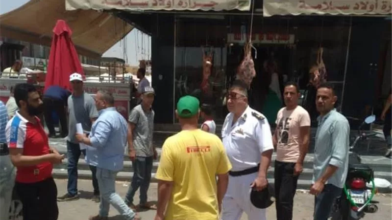 جهاز السادات ينفذ حملة على الإشغالات والإعلانات المخالفة.. بالصور