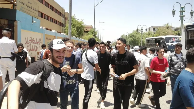 طلاب البحر الاحمر سعداء يسهولة امتحانى الدين والتربية الوطنية