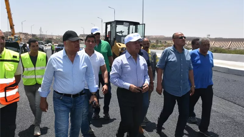 وزير النقل يتابع جاهزية محور بديل خزان أسوان