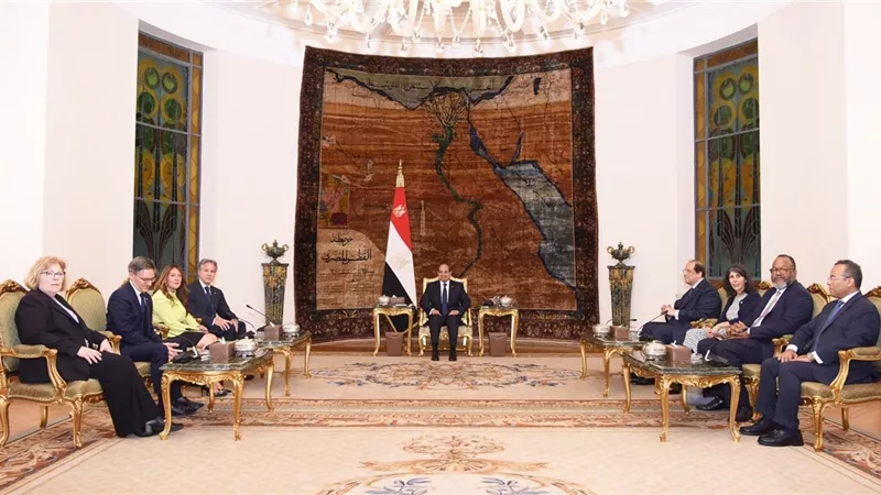 السيسي وبلينكن يُؤكدان متانة الشراكة الإستراتيجية وحرص البلدين على التنسيق في مختلف القضايا