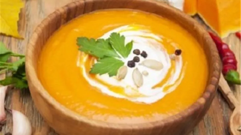 طريقة عمل شوربة القرع بالدجاج