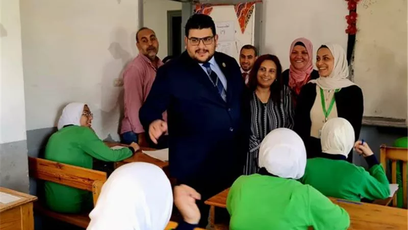 مدير الرعاية الصحية بالإسماعيلية يتفقد امتحانات مدارس التمريض
