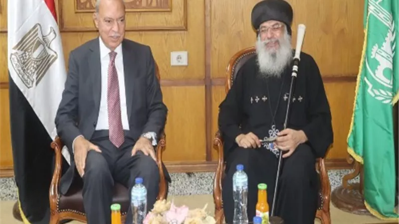 الانبا مكسيموس مطران بنها وقويسنا يهنئ محافظ القليوبية بعيد الأضحى