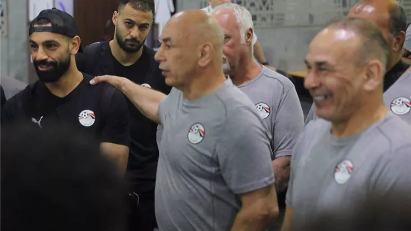 شاهد مفاجأة محمد صلاح لـ