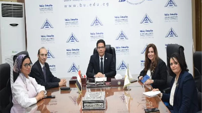 رئيس جامعة بنها يبحث سبل التعاون مع وفد من تنسيقية شباب الأحزاب