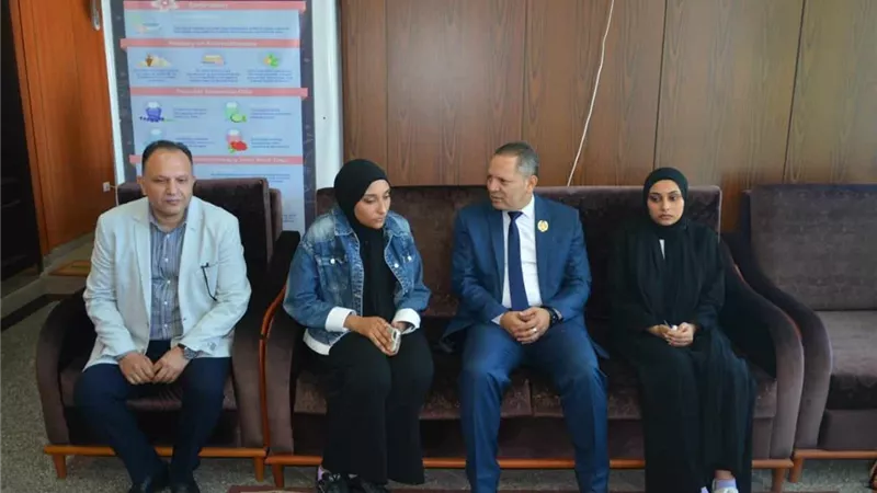 رئيس جامعة دمياط يقدم العزاء لطالبتين بكلية التمريض