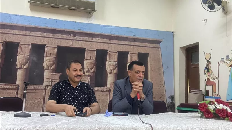 وكيل وزارة التعليم بقنا يشهد التدريب الأول لمبادرة 