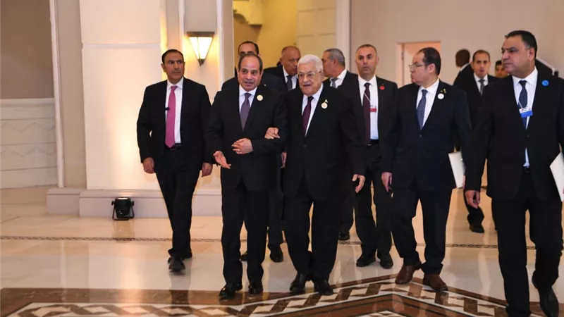 السيسي لـ عباس: موقف مصر راسخ وداعم للقضية الفلسطينية