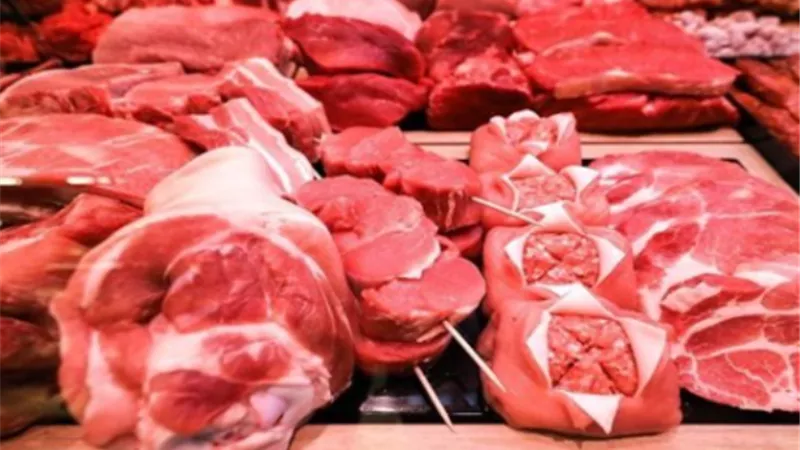القرش: ضخ كميات كبيرة من اللحوم بمنافذ الوزارة استعدادًا لعيد الأضحي