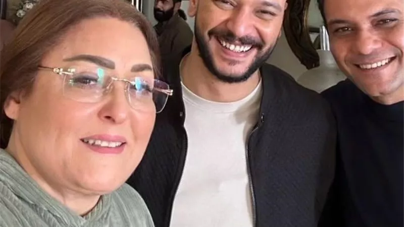 برفقة أبطال 