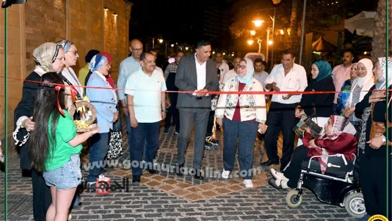 محافظ الدقهلية يفتتح السوق الخيري 