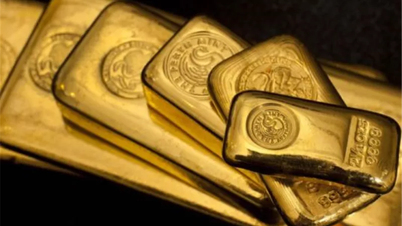 أسعار الذهب تتراجع وسط ترقب بيانات التضخم