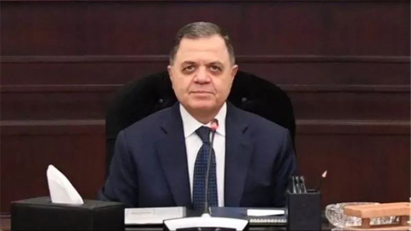 وزير الداخلية يهنئ وزير الدفاع ورئيس الأركان بحلول عيد الأضحى