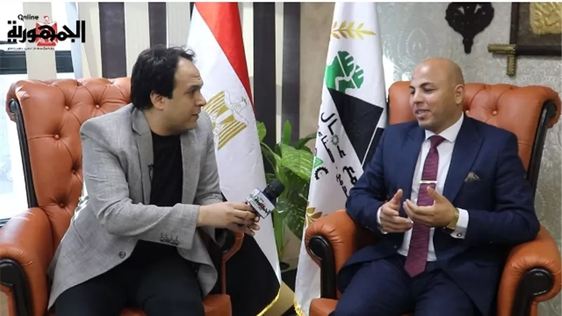 رئيس مجمع عمال مصر يوفِّر 2200 وظيفة بمرتبات 5000 جنيه أو أكثر لقراء ومتابعي الجمهورية أون لاين