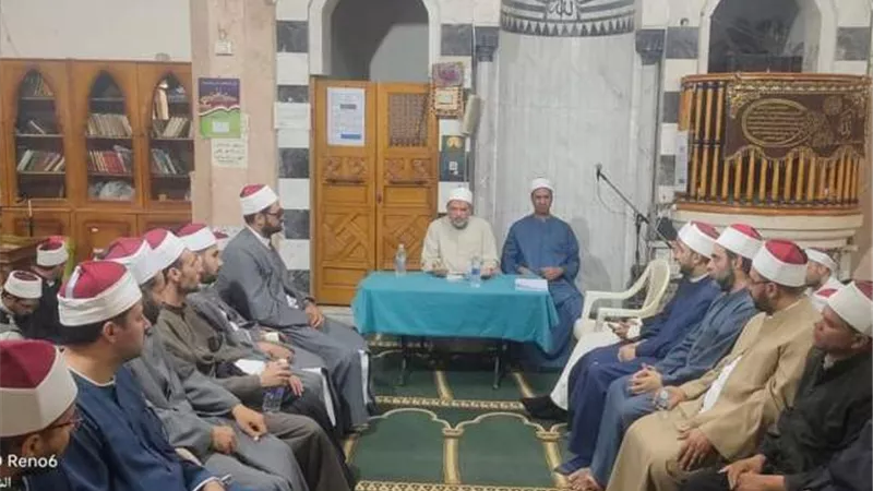 تفاصيل لقاء مدير أوقاف العبور بأئمة المساجد