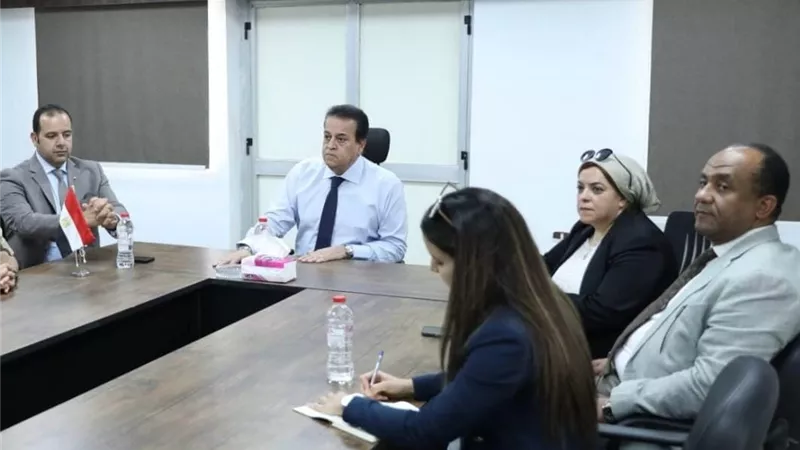 وزير الصحة يتفقد تطوير مستشفى معهد ناصر