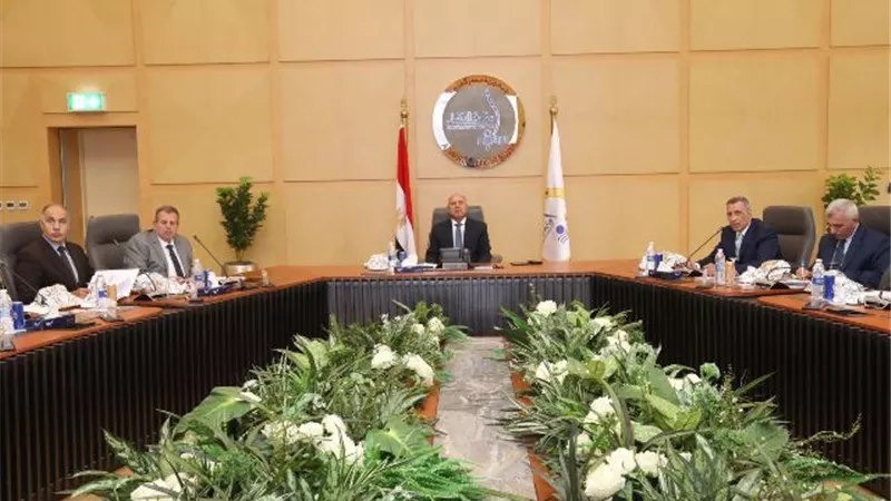 وزير النقل يترأس الجمعية العامة لخدمات السكك الحديدية