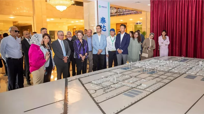 اقتصادية قناة السويس تستقبل وزيرة التعاون الدولي ووفد بنك التنمية