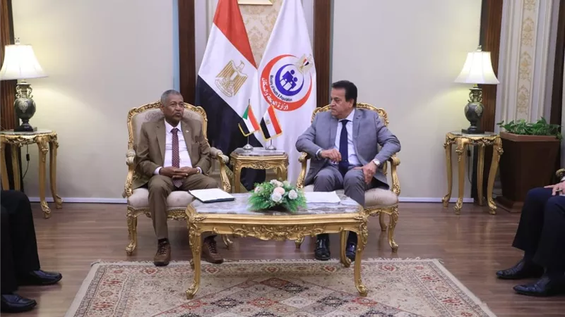 وزير الصحة يبحث التعاون مع سفير السودان لدى جمهورية مصر العربية