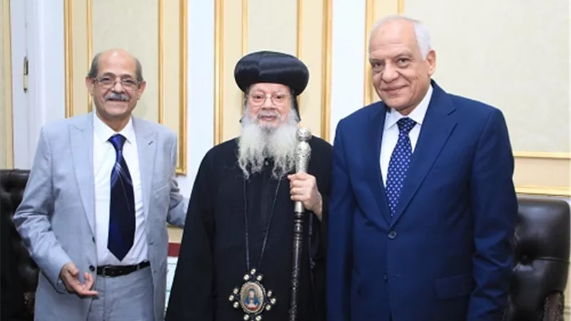 محافظ الجيزة يستقبل وفود الكنائس للتهنئة بعيد الأضحى المبارك