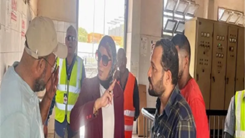 أسماء مخلوف تتابع منظومة المياه والصرف بمدينة السويس الجديدة
