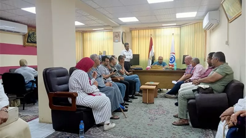 وكيل الوزارة يناقش مقترح نقل مقر الإدارة الصحية فرشوط