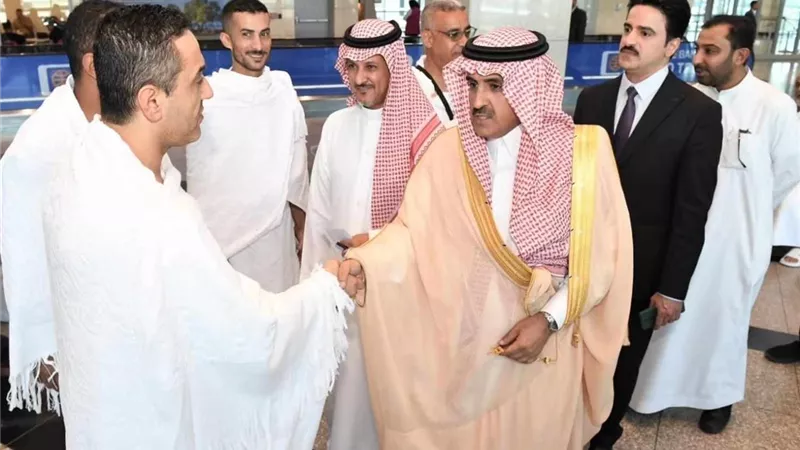 القائم بأعمال السفير السعودي يودع الدفعة الثانية من حجاج فلسطين