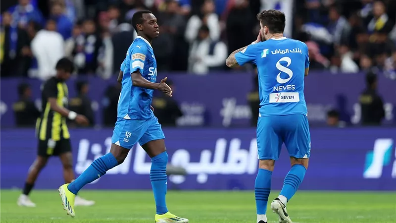 نجم الهلال يحسم موقفه من الرحيل إلى الدوري الإنجليزي