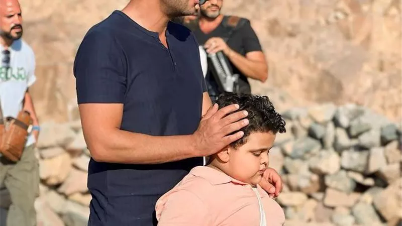 شاهد .. أحدث ظهور لـ محمد أمام من كواليس 