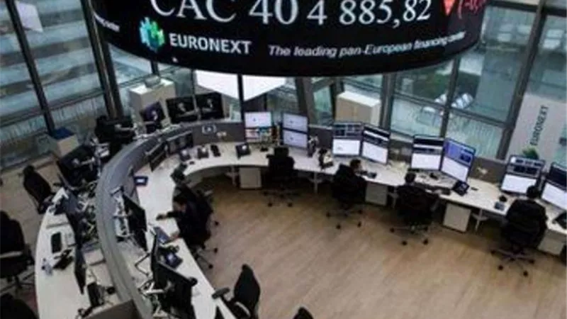 تراجع أسهم قطاع السيارات يهبط بالمؤشرات الأوروبية