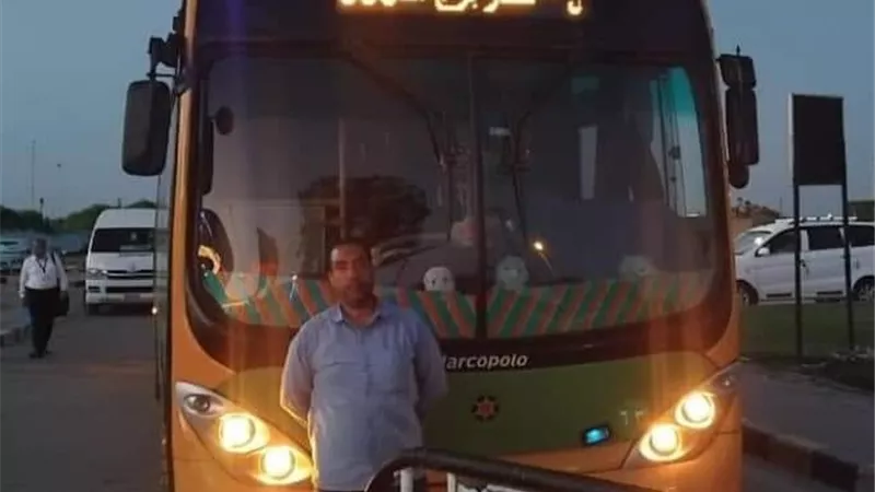 بـ 50 جنيه..سعر تذكرة أتوبيس 555 المكيف من محطة الرمل إلى مطار برج العرب