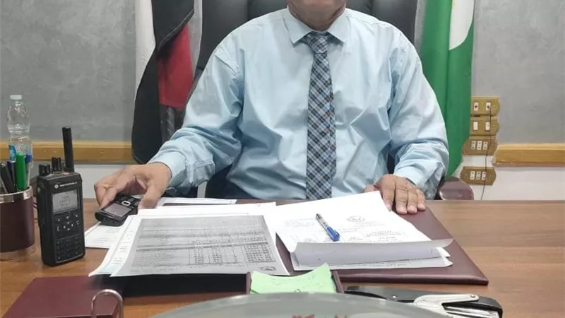 رئيس مدينة دير مواس يوجه بتدوير مسئولي تحصيل الكارتة بالمواقف