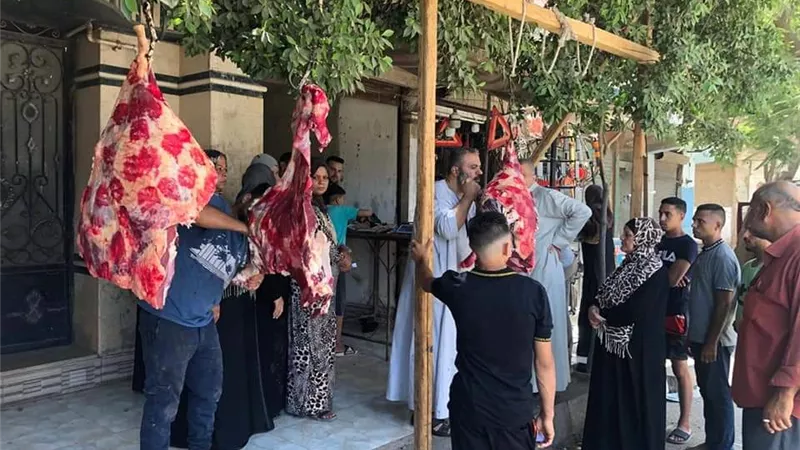 حماة الوطن ببني مزار ببيع اللحوم بأسعار مخفضة