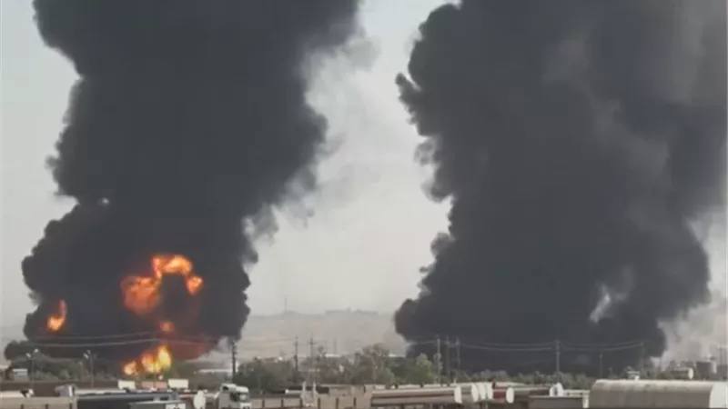 حريق هائل في مصفاة نفطية ببلدة الكوير جنوب غرب أربيل بالعراق