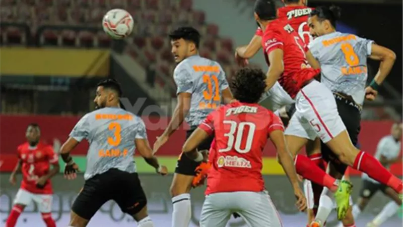 انطلاق مباراة الأهلي وفاركو فى الدورى