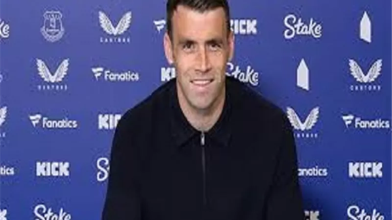 إيفرتون يمدد عقد 