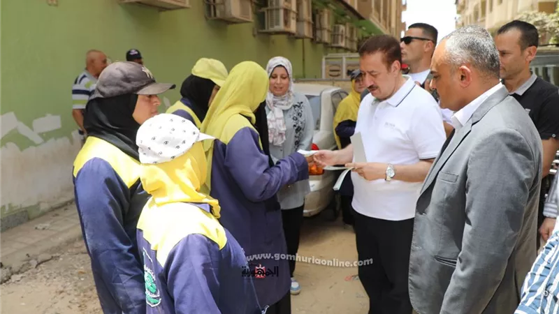 مواد غذائية مجانية لعمال نظافة المنوفية لمشاركتهم فرحة عيد الأضحى