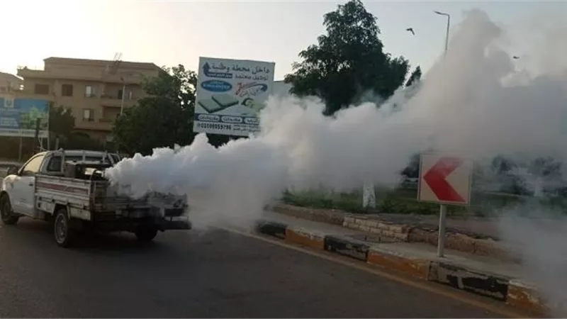 حملة لمكافحة القوارض والحشرات الطائرة فى مدينة الشروق .. بالصور