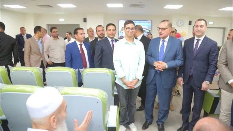 محافظ كفرالشيخ يشارك أطفال مستشفي الأورام فرحتهم بالعيد