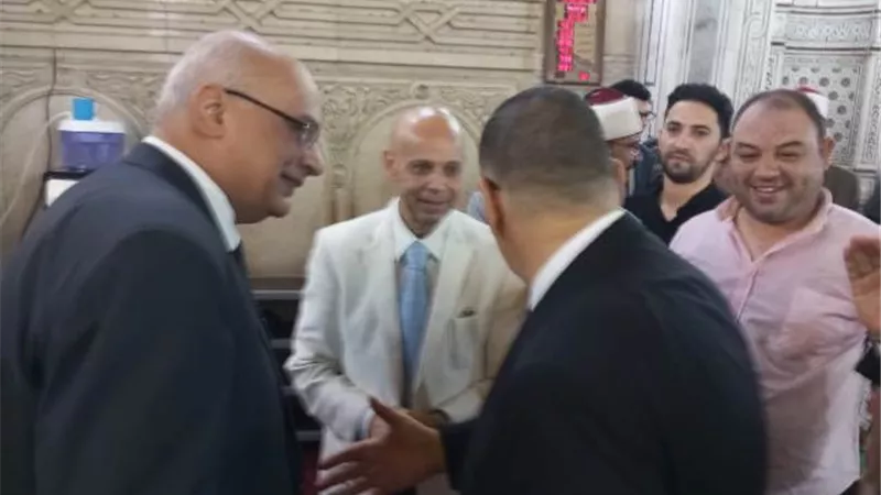 محافظ الشرقية يتابع التأمين الطبي وانتشار الفرق بالمساجد