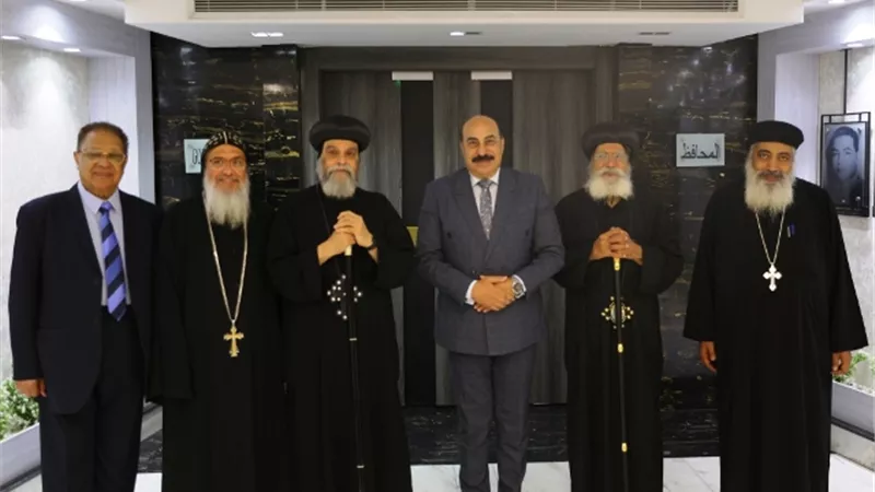 محافظ أسوان يستقبل وفد الكنيسة الأرثوذكسية لتقديم التهنئة بالعيد