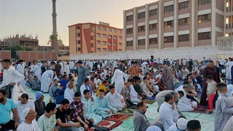 اكثر من نصف مليون مصلى يؤدون صلاة عيد الأضحى بمراكز الشباب