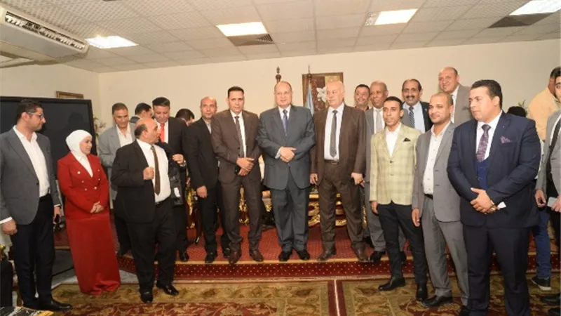 محافظ أسيوط يستقبل القيادات الأمنية والدينية للتهنئة بعيد الأضحى
