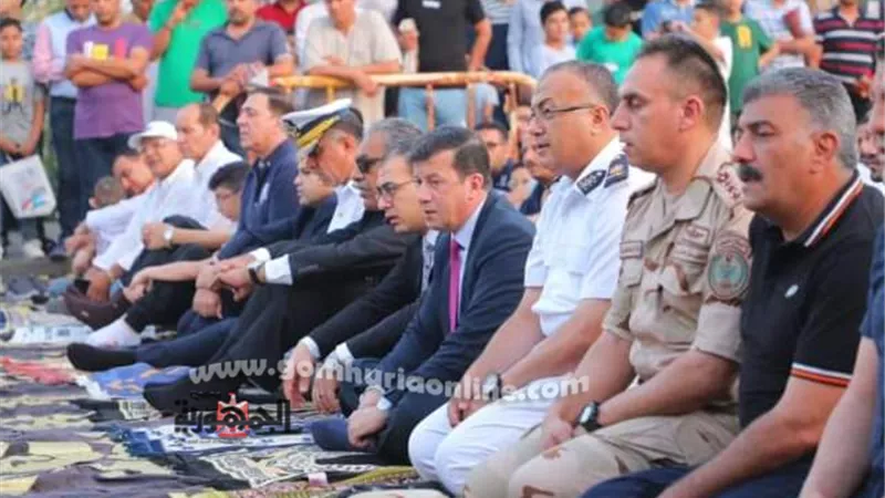 آلاف الدمايطة يؤدون صلاة عيد الأضحى بميدان الساعة
