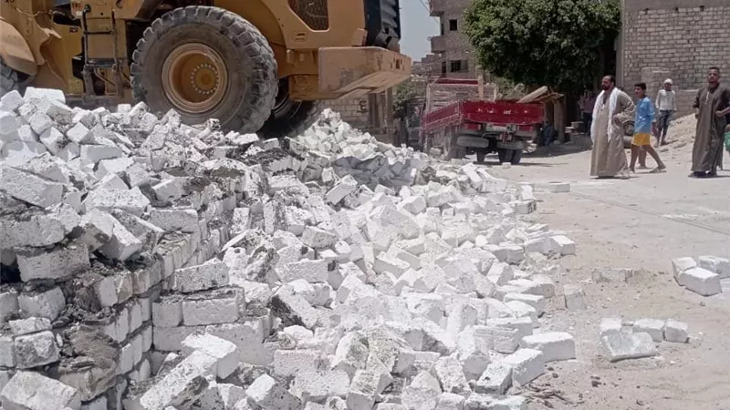 محافظ المنيا يوجه بالتصدي لمحاولات التعدي على الاراضي الزراعية