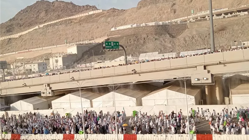 حجاج الجمعيات يواصلون أداء المناسك .. ويرمون جمرة العقبة الكبرى